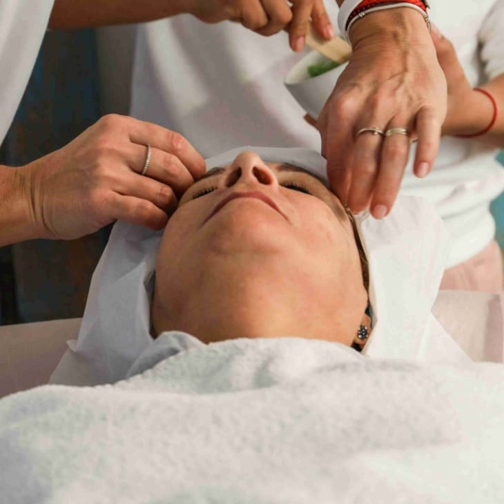 Endolift-vs-Surgical-Face-Lift